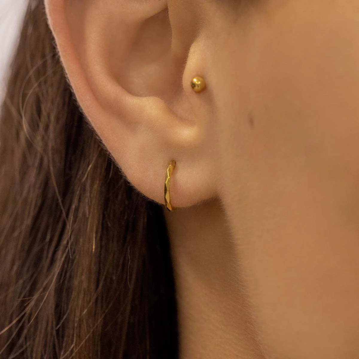 Classic Faceted Titanium Hinged Segment Ring - Image 4